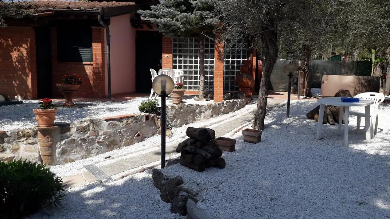 Agrihome Di Alberto Giuseppe Gulotta - Bella Vista B&B - Chalet Marinaresco Massarosa Apartment