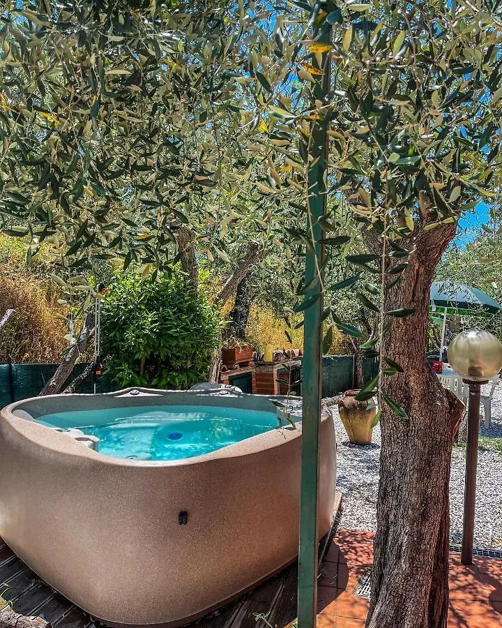 Agrihome Di Alberto Giuseppe Gulotta - Bella Vista B&B - Chalet Marinaresco Massarosa 0*,