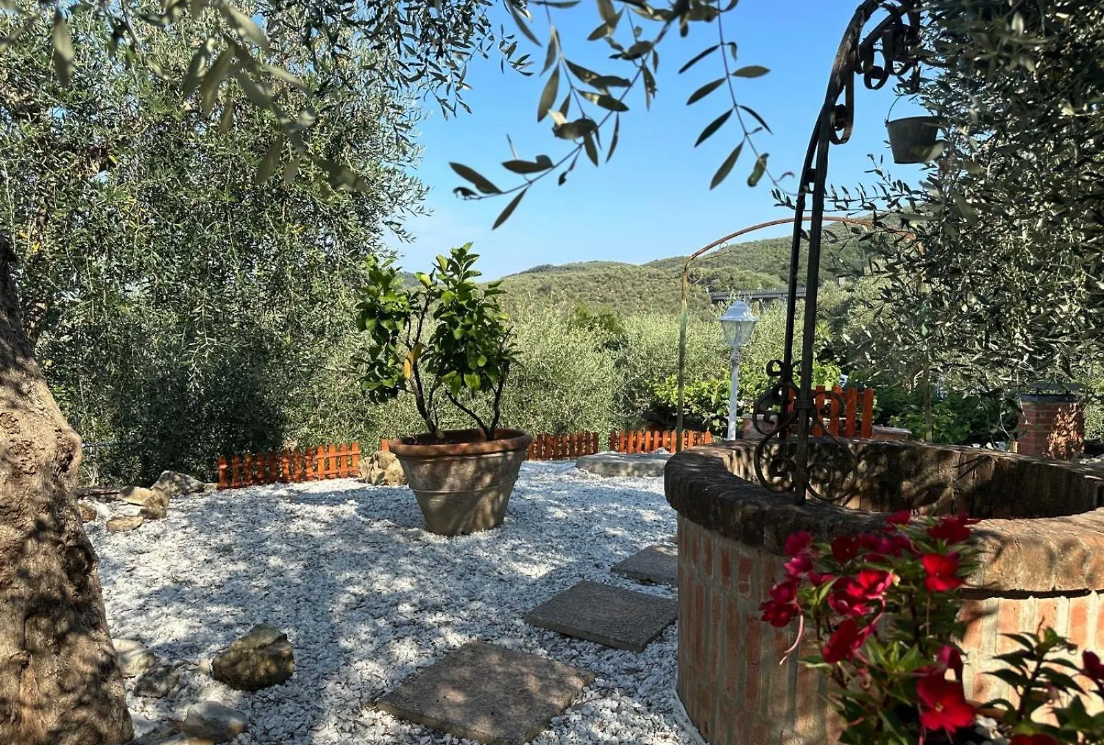 Agrihome Di Alberto Giuseppe Gulotta - Bella Vista B&B - Chalet Marinaresco Massarosa 0*,  Italy